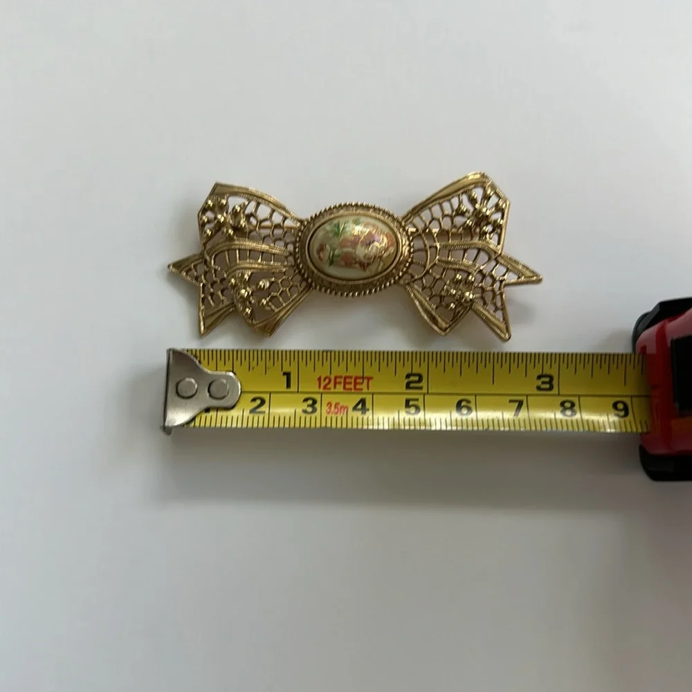 Vintage Gold Bow Victorian Style Brooch